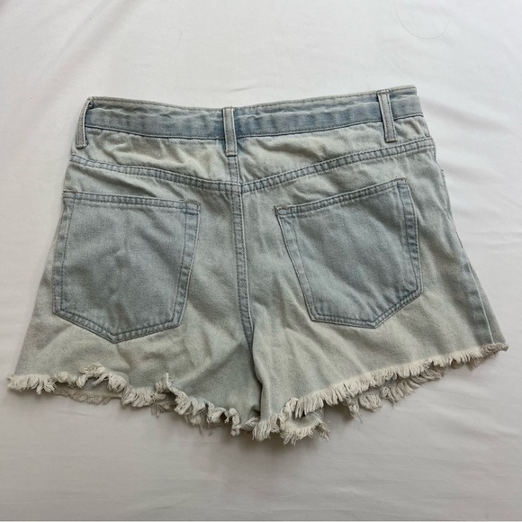 Forever 21 Light Wash Shorts Size 26 - Picture 2 of 3